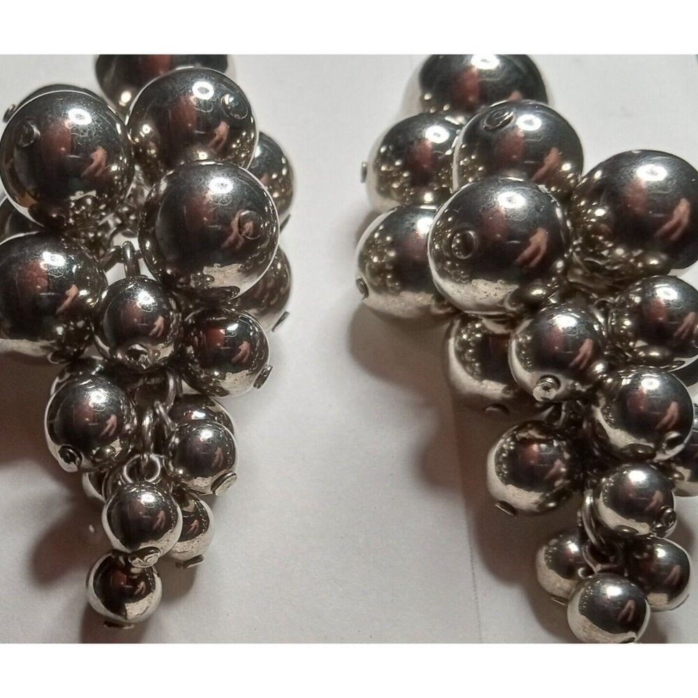 VINTAGE Silver Tone Grape Vine Cluster Dangle Earrings Pierced Ear Post Metallic